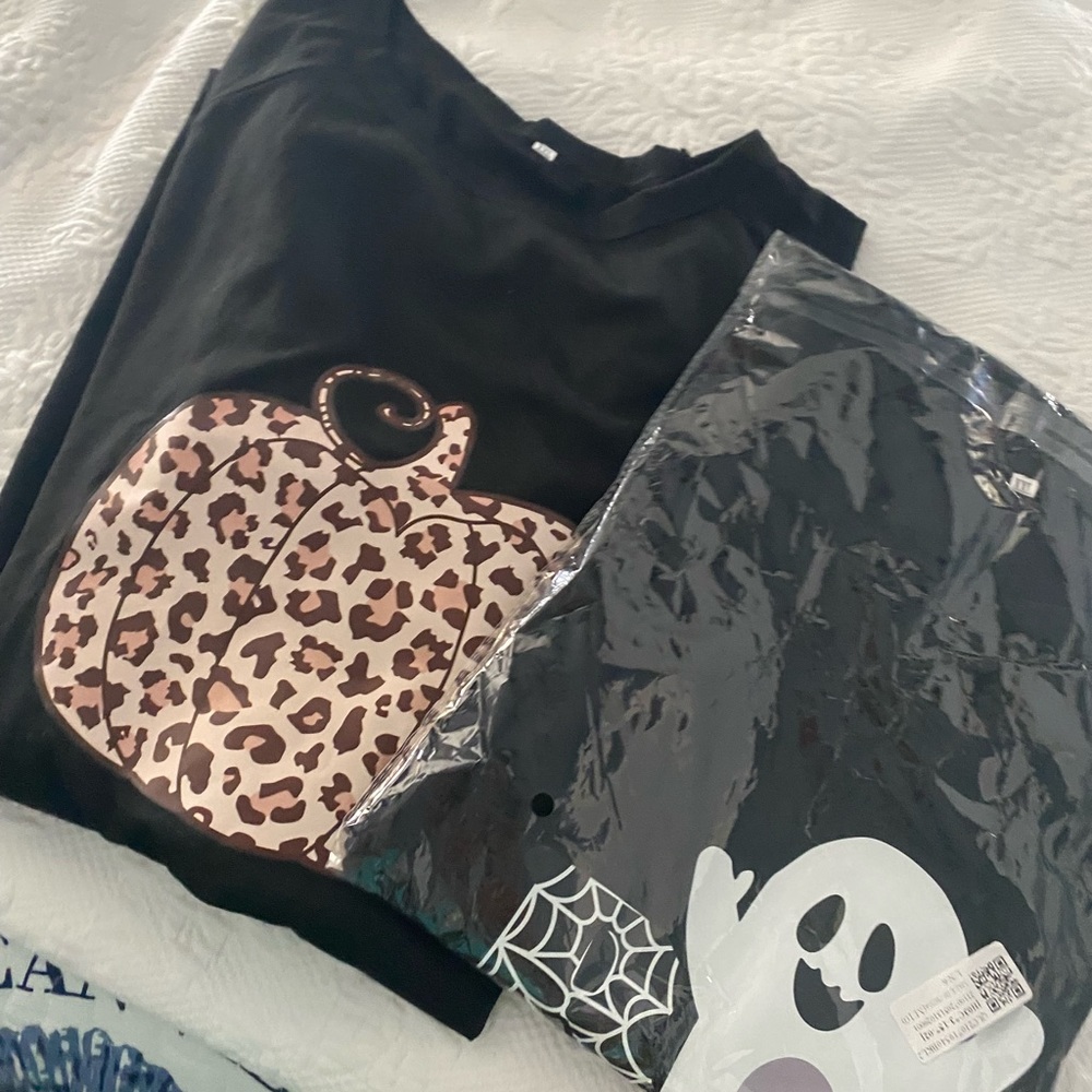 2 short sleeve Fall T-Shirts